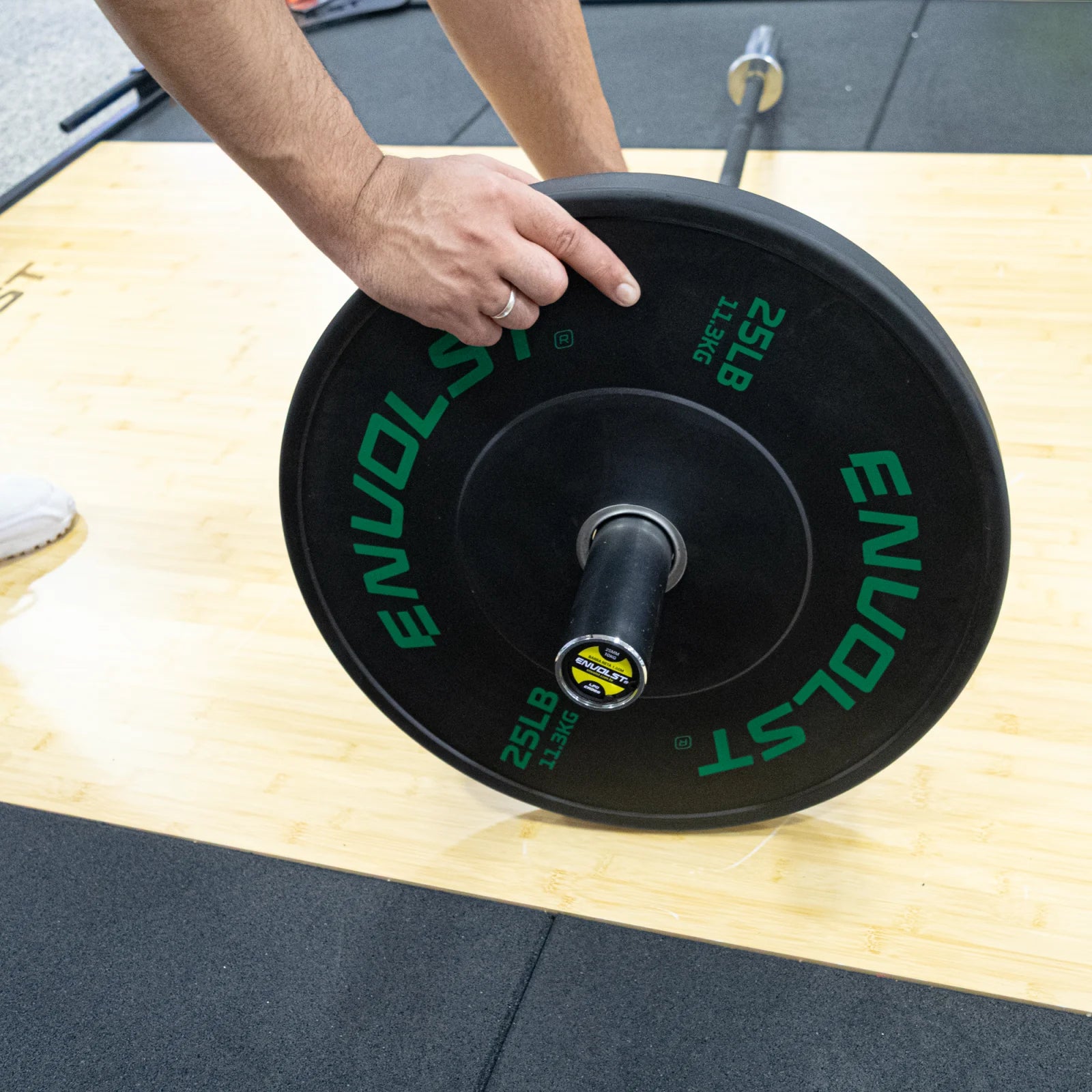 Anilha Olímpica Bumper para Crossfit e LPO IWF 25Lb Envolst