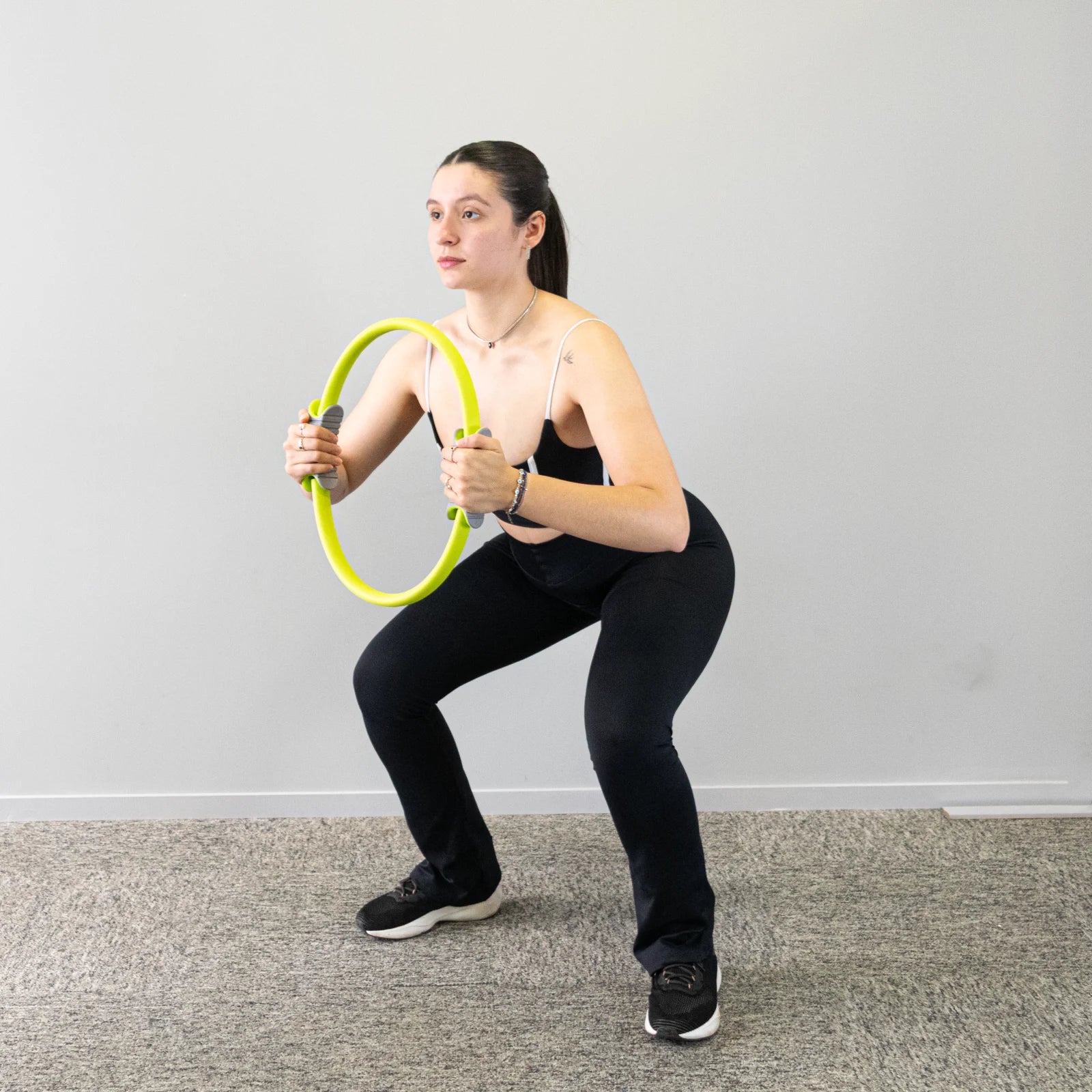 Anel de Pilates Tonificador Flexível Envolst - Verde e Cinza